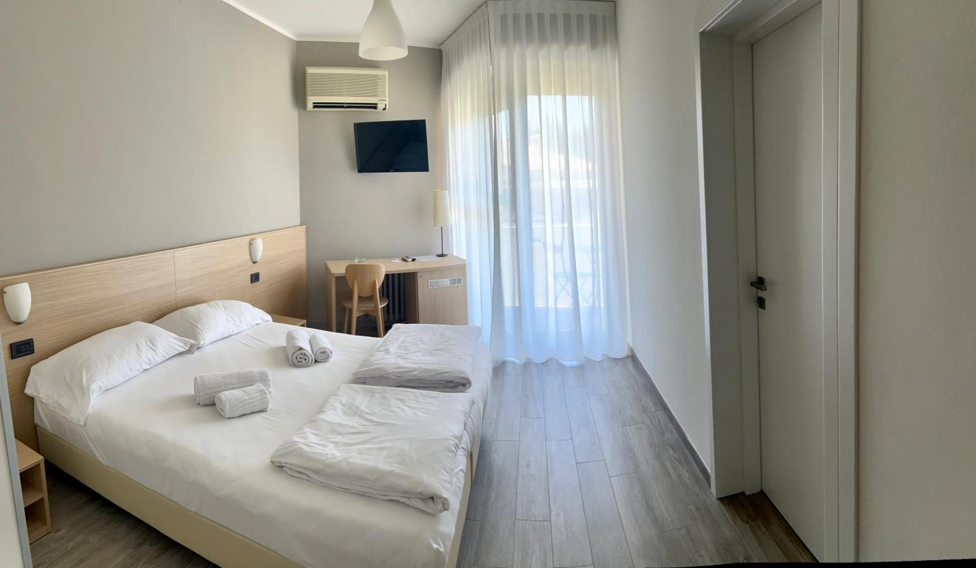 Hotel Astoria Torri Del Benaco Ngoại thất bức ảnh